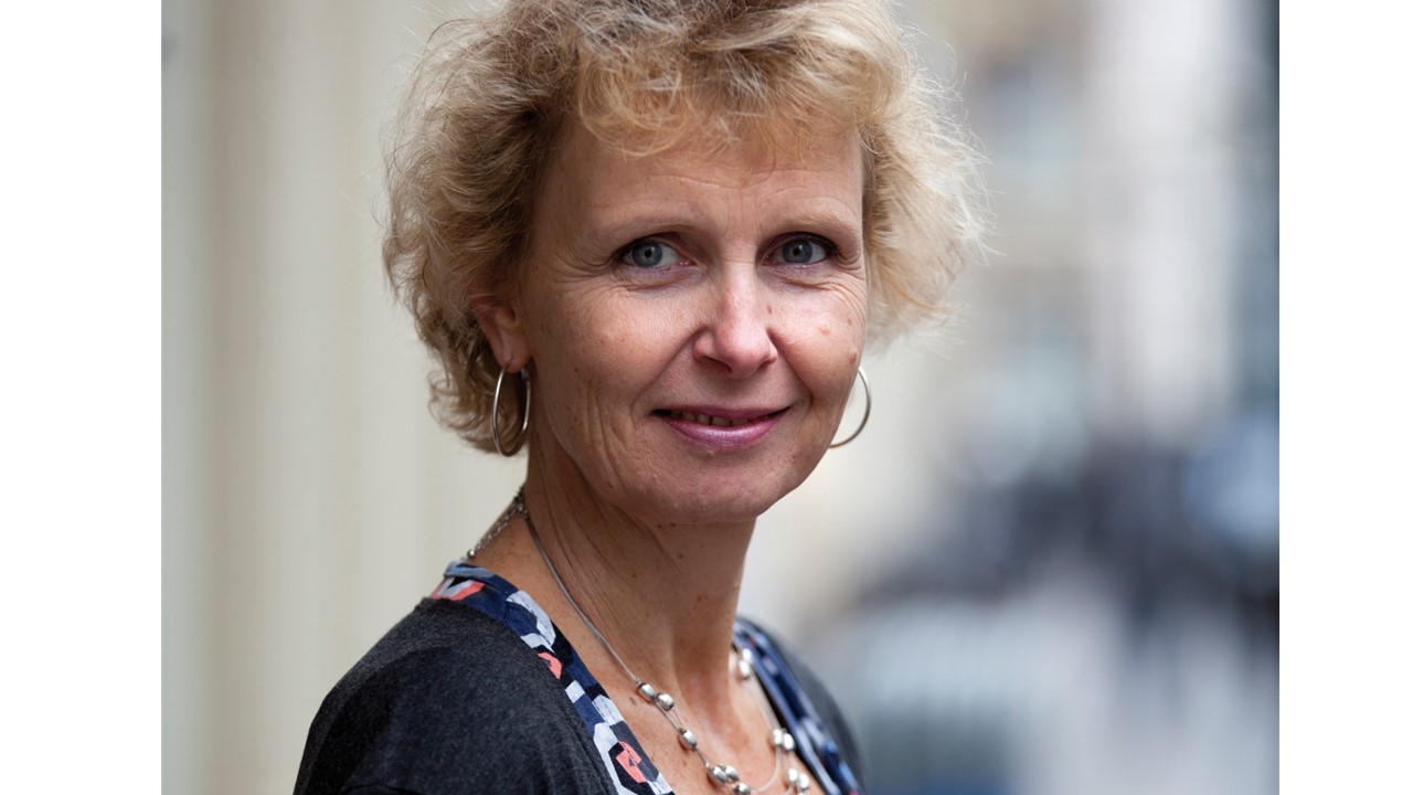 Karin van Doesum